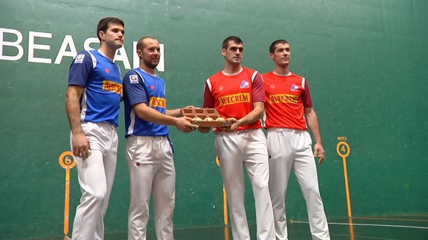 Laso, Artola, Larrazabal, Jaka, Altuna, Elordi, Etxeberria et Zabala, les attaquants du championnat de paires.