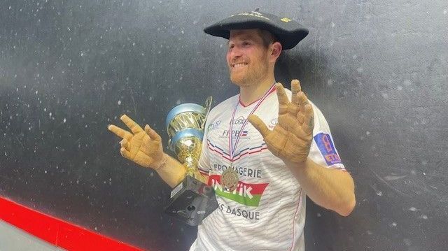 Pelota a mano desnuda: Baptiste Ducassou sigue siendo el rey del trinquet mano a mano, y ha ganado su 8º título.