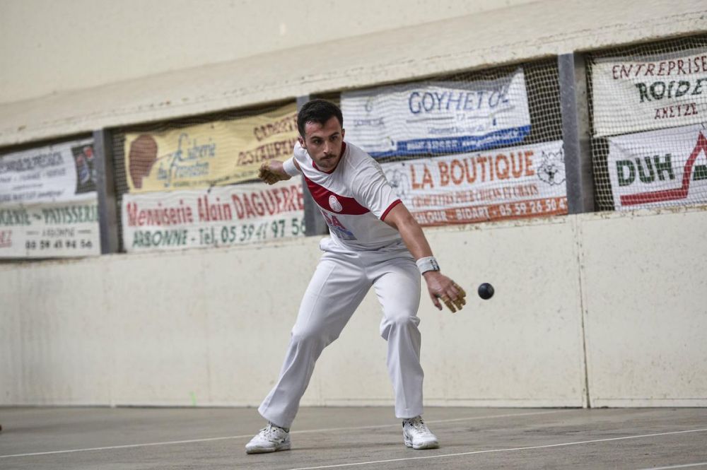 Basque pelota: joko berri in the spotlight at Macaye