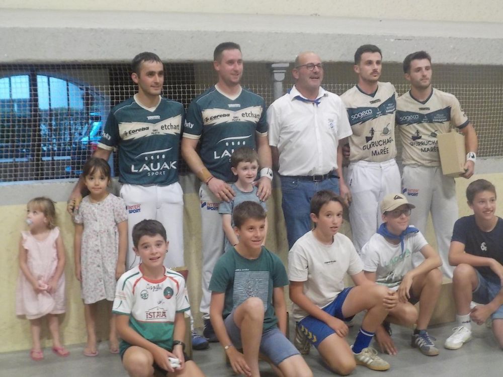 Pelota vasca (manos desnudas) : Mathieu Ospital y Bixente Cubiat ganan el trofeo Madeleine en Saint-Palais