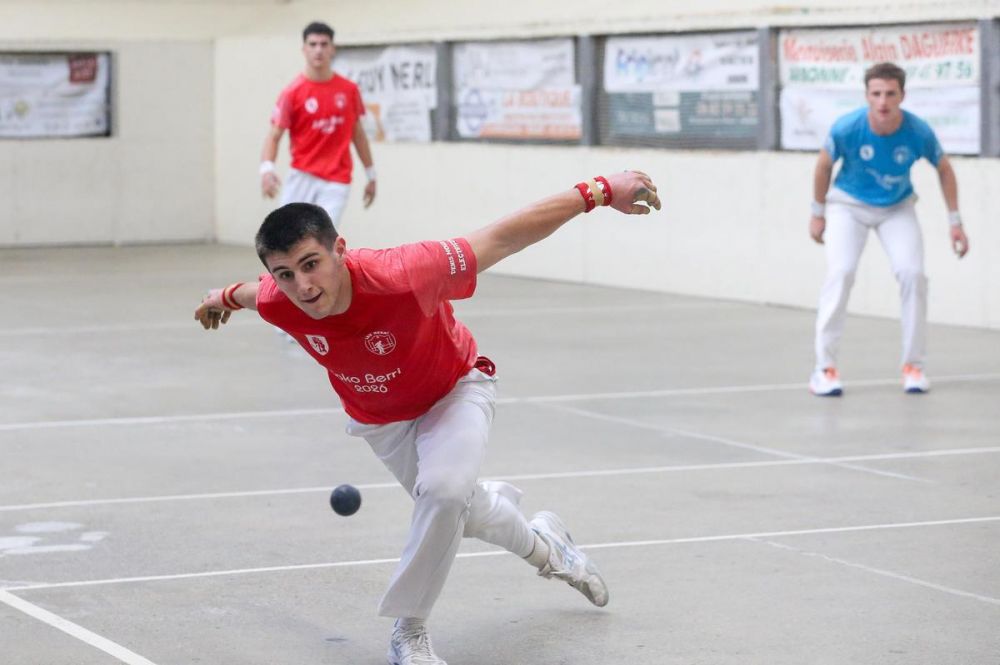Basque Pelota (Amateur Elite): A wave of upheaval in the playoffs, as four second-division pairs shake up the standings