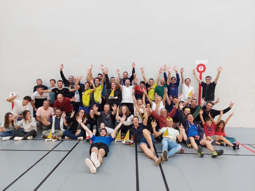 La Rochelle: a happy, dry Basque pelota tournament!