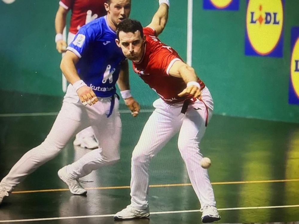 Pelota vasca (a mano desnuda): los aspirantes empiezan con buen pie el campeonato de España