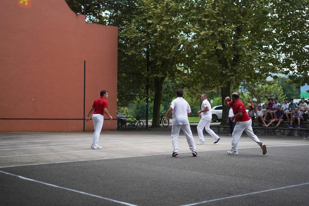 Barehand pelota: the Xiberoko Txapelgoa thrilled Ordiarp