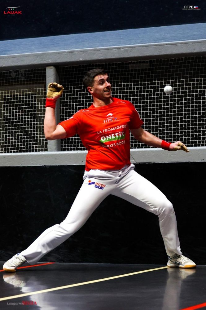 Basque pelota: festive day at the Ursuya trinquet for the Lekorne trophy