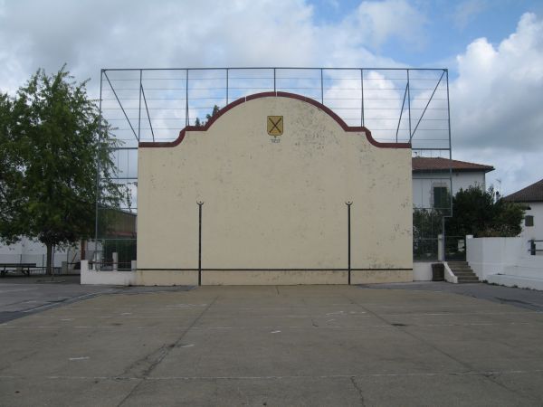 Fronton place libre 40390 SaintAndrédeSeignanx, France (303 Route du