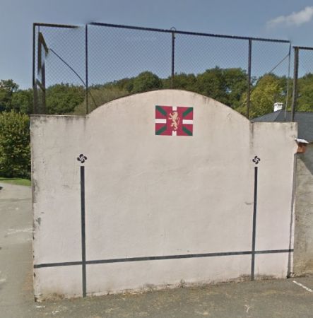 64130 IdauxMendy, France (Brg d'Idaux) Openair single walled fronton