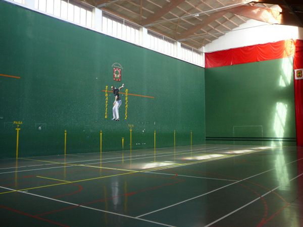 64310 Ascain France (Route de Ciboure) Left walled fronton #1554